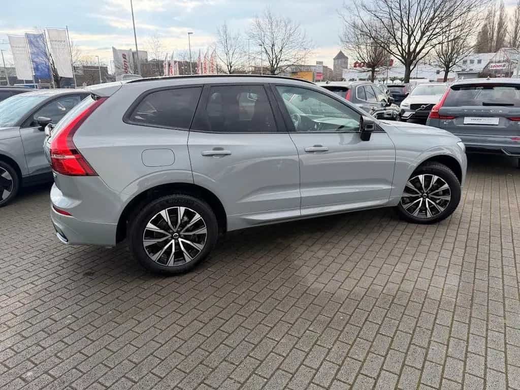 Volvo XC60 B5 Plus Dark AWD 02/2025-photo-10