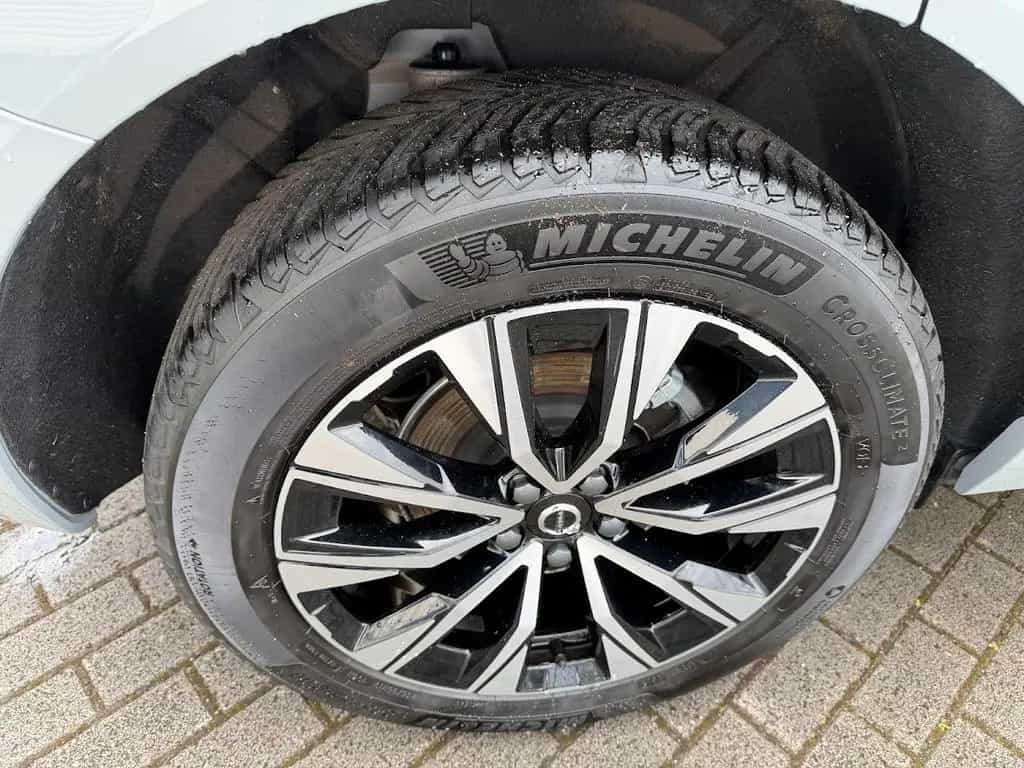 Volvo XC60 B5 Plus Dark AWD 02/2025-photo-9