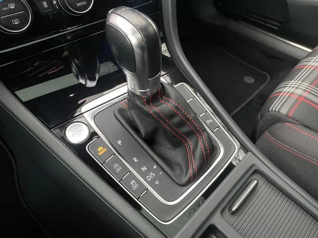 Volkswagen Golf VII GTI DSG Navi Virtual Pano ACC DynA DLA 08/2017-photo-17
