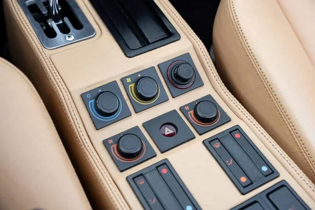 Ferrari 328 GTS 06/1988-photo-32