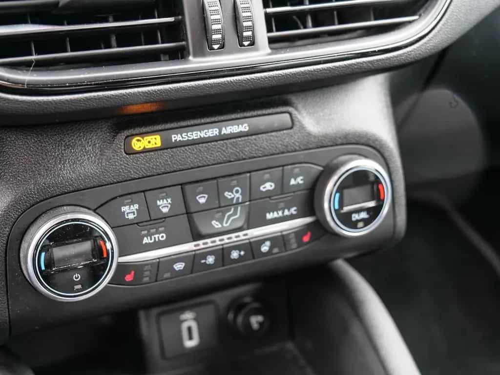 Ford Focus ST AD Navi Soundsystem B & O LED Kurvenlic 06/2020-photo-12