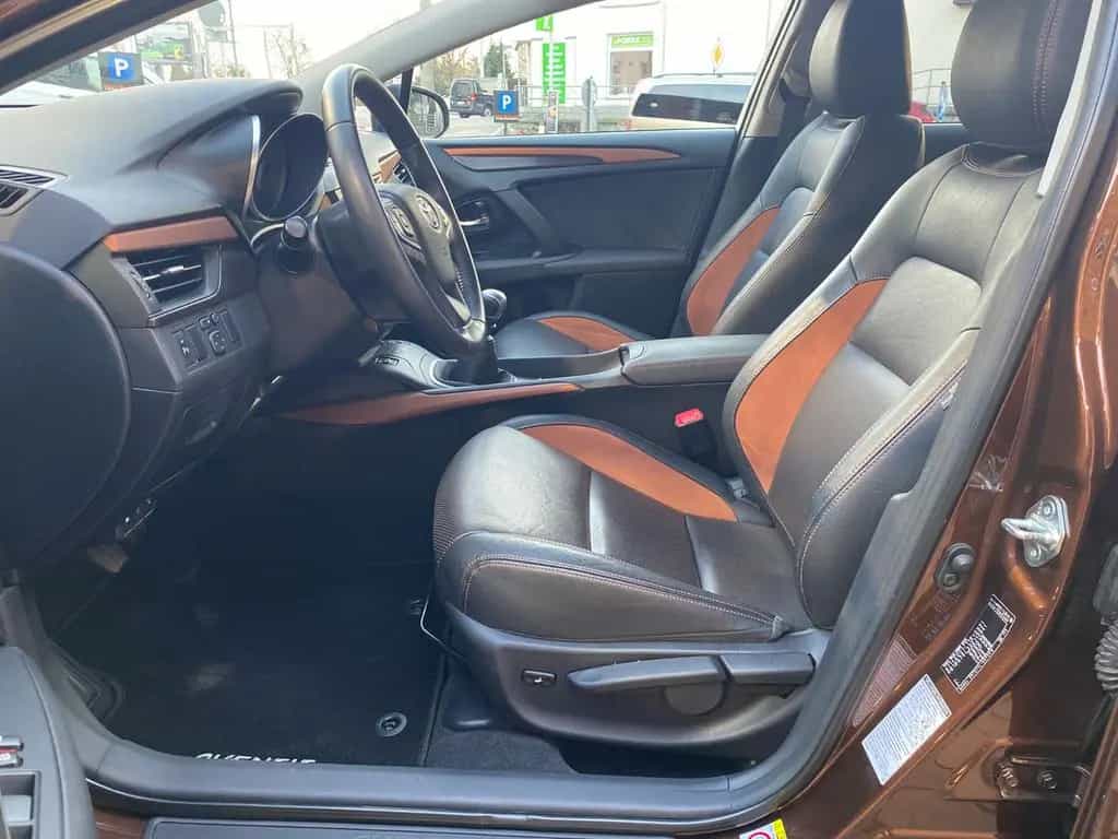 Toyota Avensis 1.8 Business Edition Leder LED Navi SHZ 10/2015-photo-11