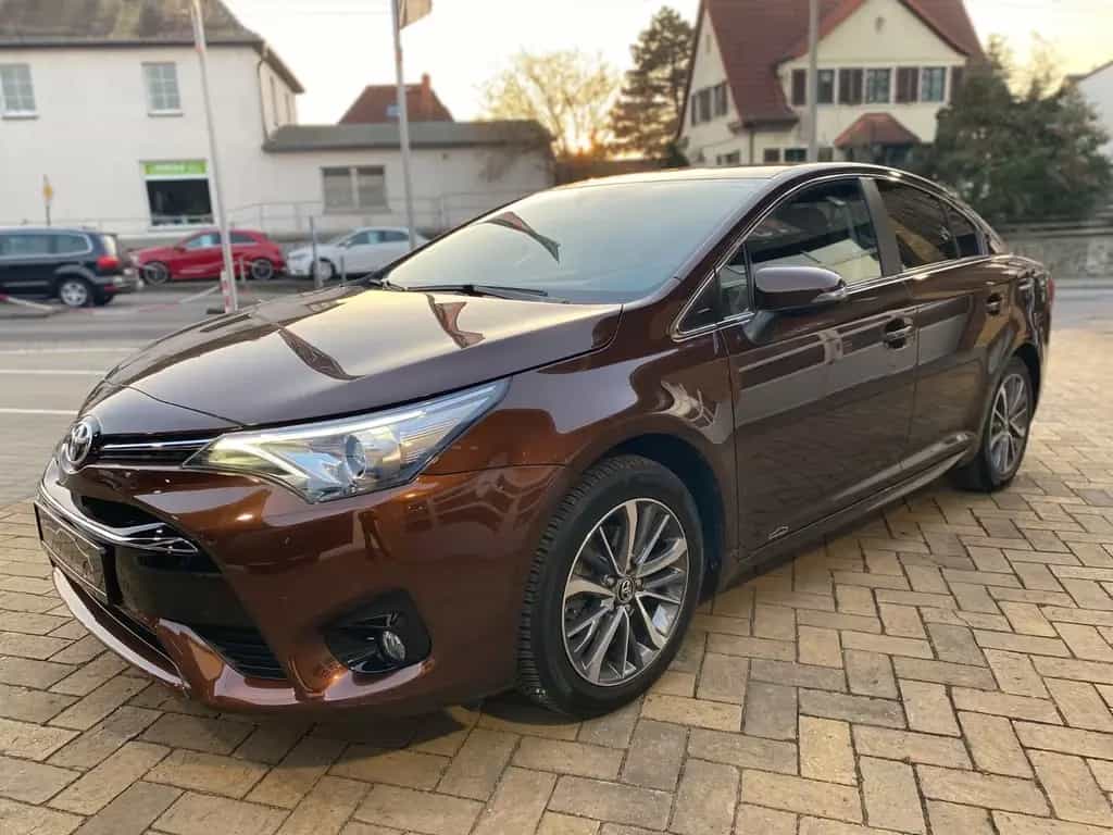 Toyota Avensis 1.8 Business Edition Leder LED Navi SHZ 10/2015-photo-2
