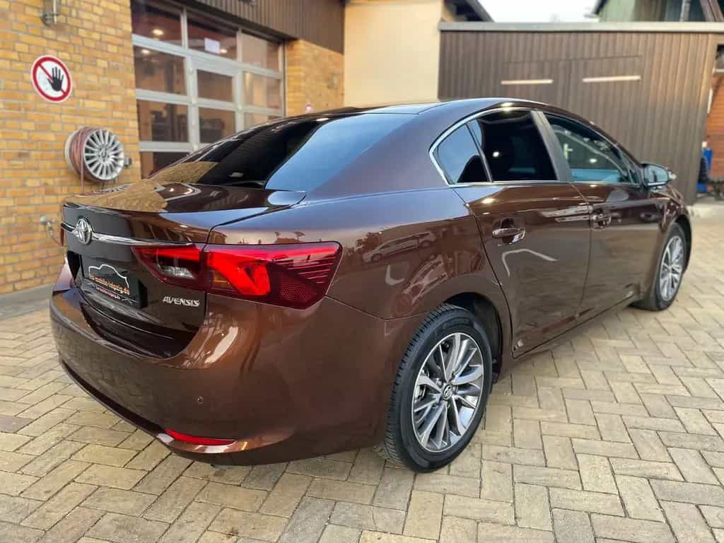 Toyota Avensis 1.8 Business Edition Leder LED Navi SHZ 10/2015-photo-3