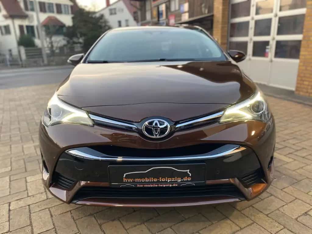 Toyota Avensis 1.8 Business Edition Leder LED Navi SHZ 10/2015-photo-4