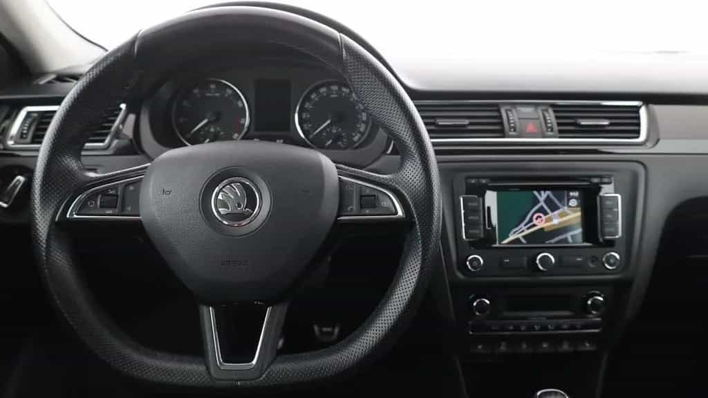 Skoda Rapid Spaceback Elegance TSI 11/2014-photo-19