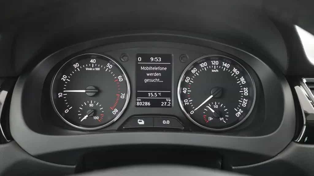 Skoda Rapid Spaceback Elegance TSI 11/2014-photo-24