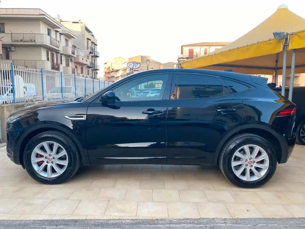 Jaguar E-Pace 2.0D 180 CV AWD R-Dynamic 04/2019-photo-2