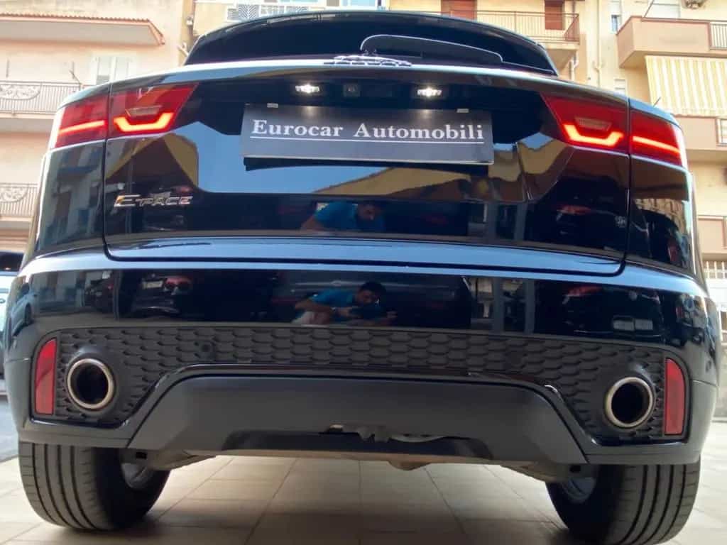 Jaguar E-Pace 2.0D 180 CV AWD R-Dynamic 04/2019-photo-5