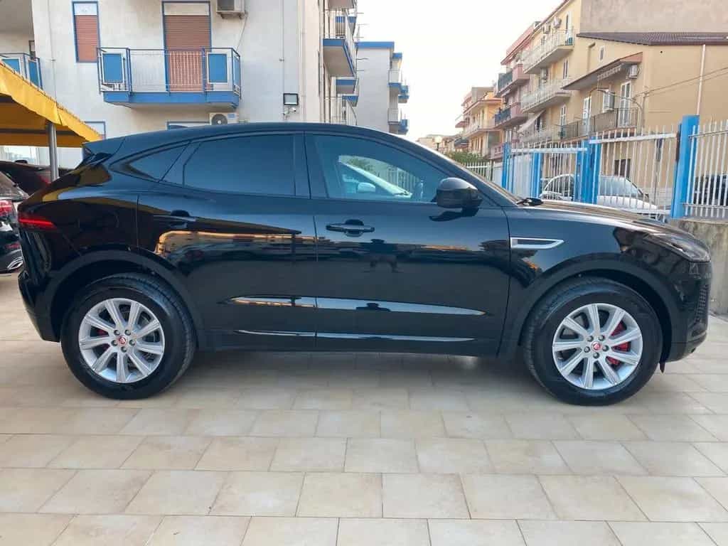Jaguar E-Pace 2.0D 180 CV AWD R-Dynamic 04/2019-photo-7