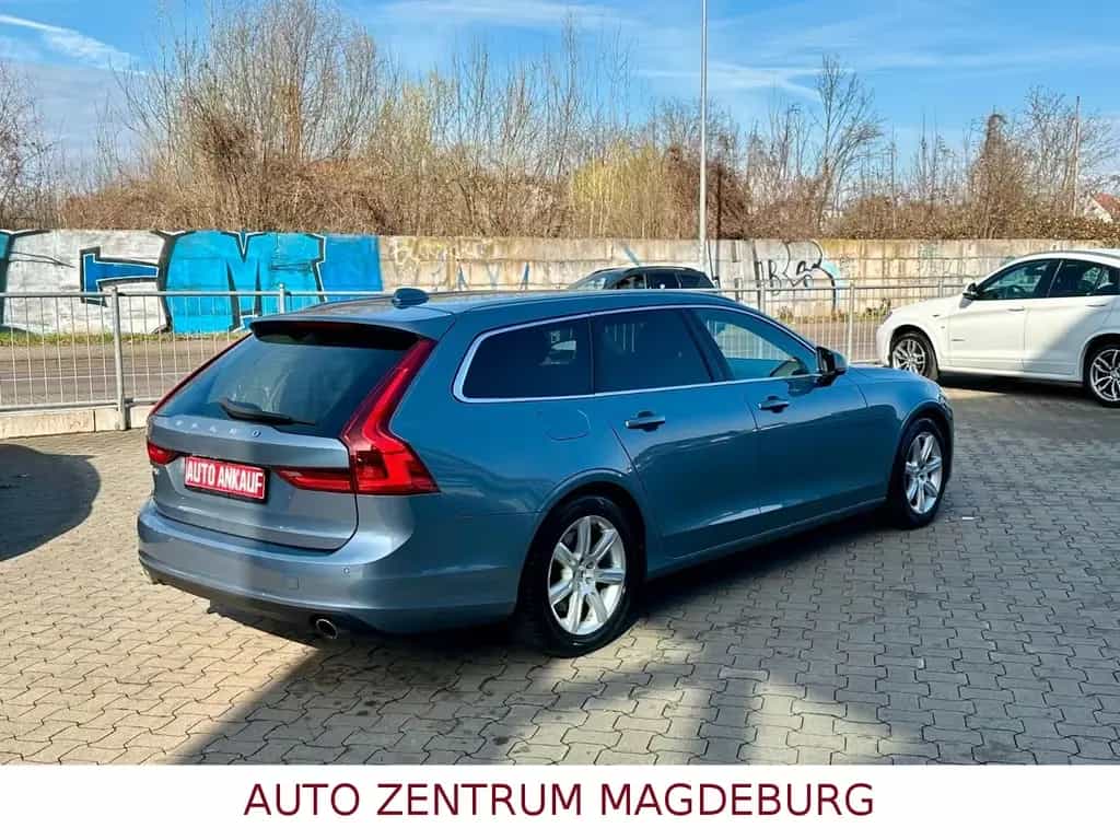 Volvo V90 Kombi Momentum AWD *TOTWINKEL*NAVI*AUTOMATIK 12/2017-photo-5
