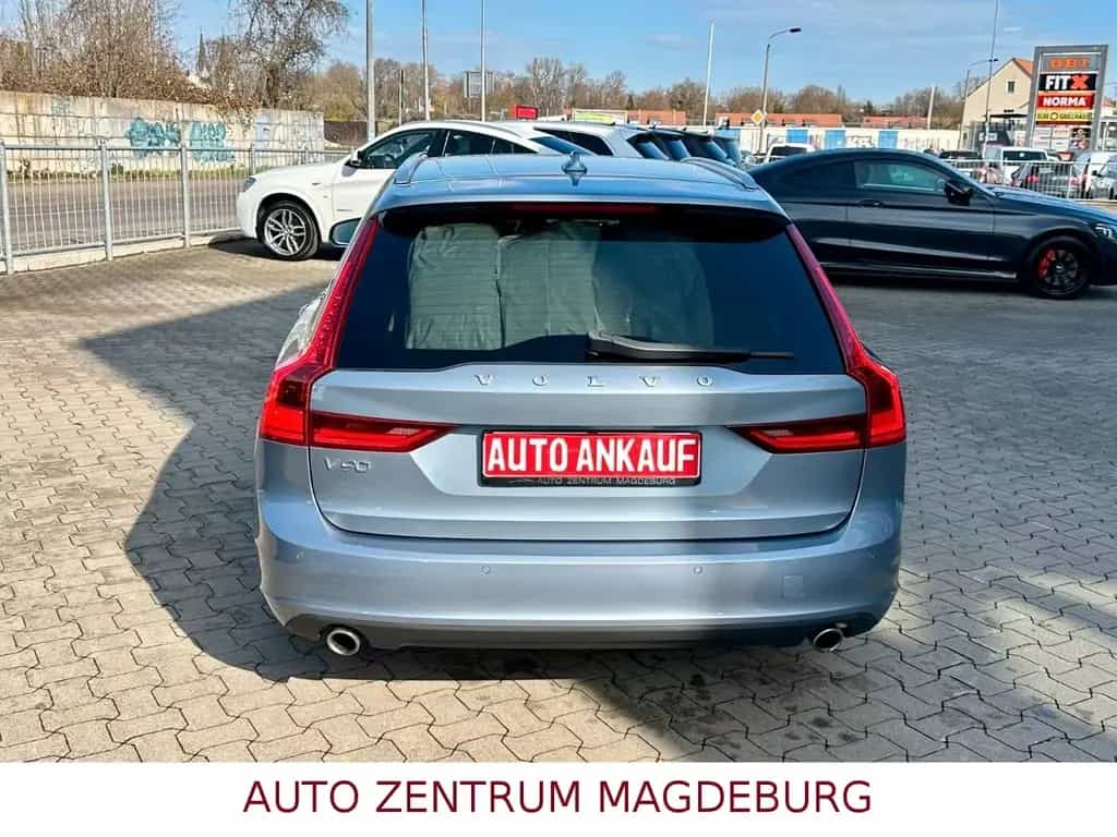 Volvo V90 Kombi Momentum AWD *TOTWINKEL*NAVI*AUTOMATIK 12/2017-photo-6