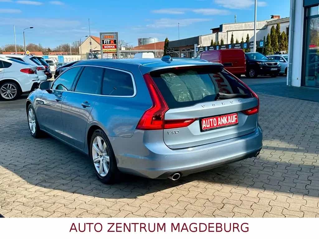 Volvo V90 Kombi Momentum AWD *TOTWINKEL*NAVI*AUTOMATIK 12/2017-photo-7