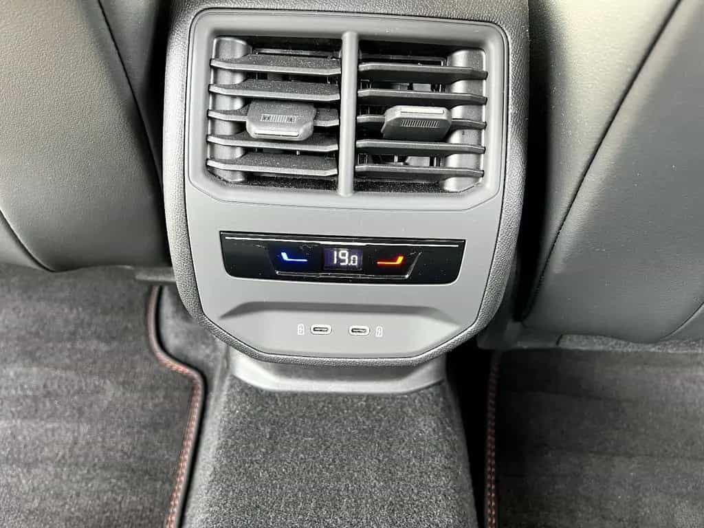 Cupra Formentor 1.5 TSI LED Navi Leder AHK ACC Pano-SD 09/2021-photo-16