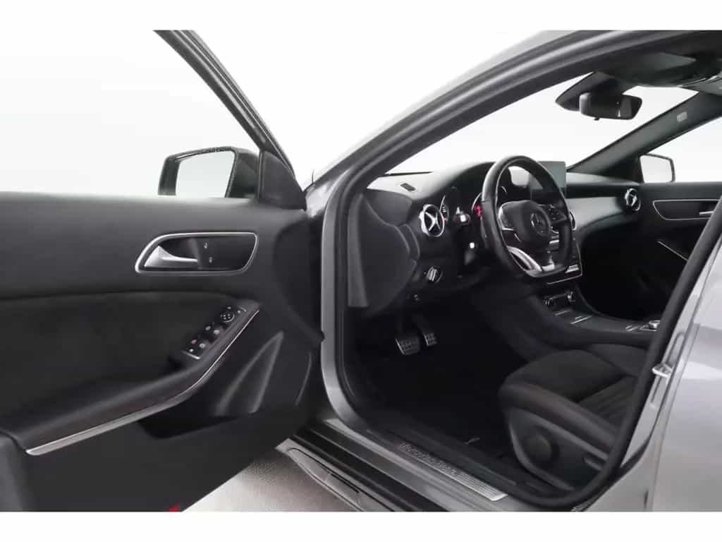 Mercedes-Benz GLA-Class 200 7G-DCT AMG Line+LED+PANO+KAMERA+TEMPO 10/2019-photo-16