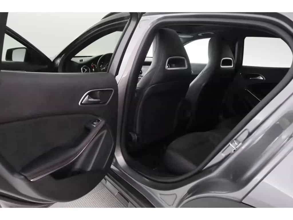 Mercedes-Benz GLA-Class 200 7G-DCT AMG Line+LED+PANO+KAMERA+TEMPO 10/2019-photo-20