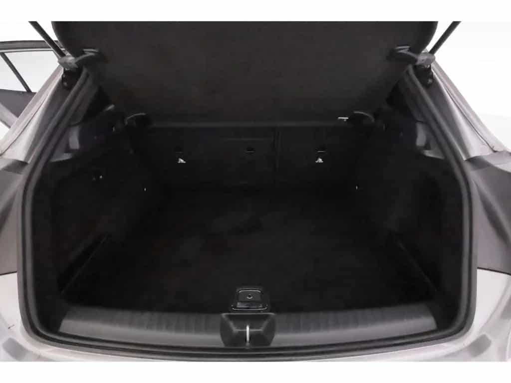 Mercedes-Benz GLA-Class 200 7G-DCT AMG Line+LED+PANO+KAMERA+TEMPO 10/2019-photo-21