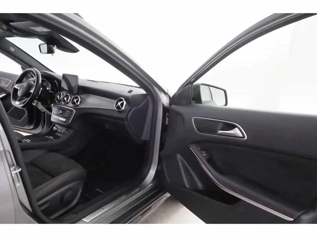 Mercedes-Benz GLA-Class 200 7G-DCT AMG Line+LED+PANO+KAMERA+TEMPO 10/2019-photo-22