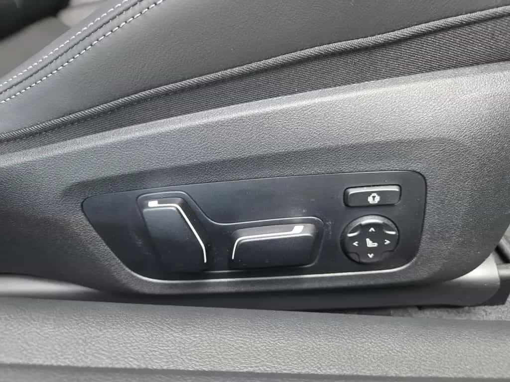 BMW M4 xDrive Competition Sitzlüft ACC 360° Carbon 11/2025-photo-33