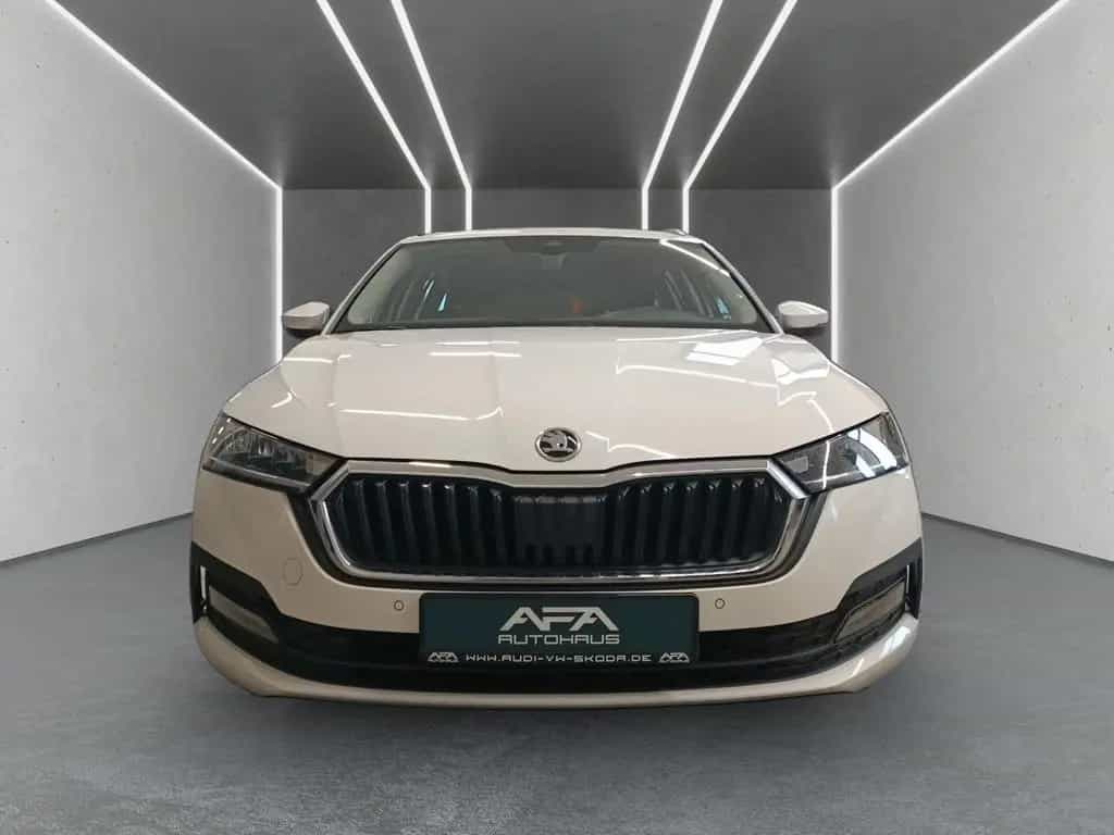 Skoda Octavia Combi 1.5 TSI Ambition AHK*Navi*LED*ACC 09/2022-photo-4