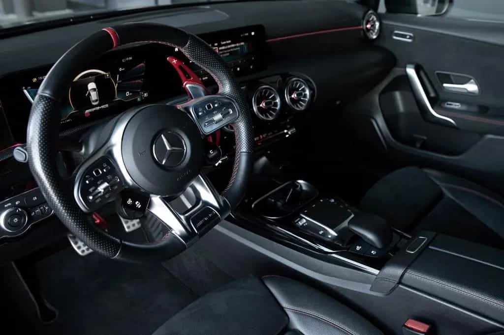 Mercedes-Benz A-Class 35 AMG 4M Limousine*Keyless*Spur*SHZ*19"AMG* 07/2020-photo-14