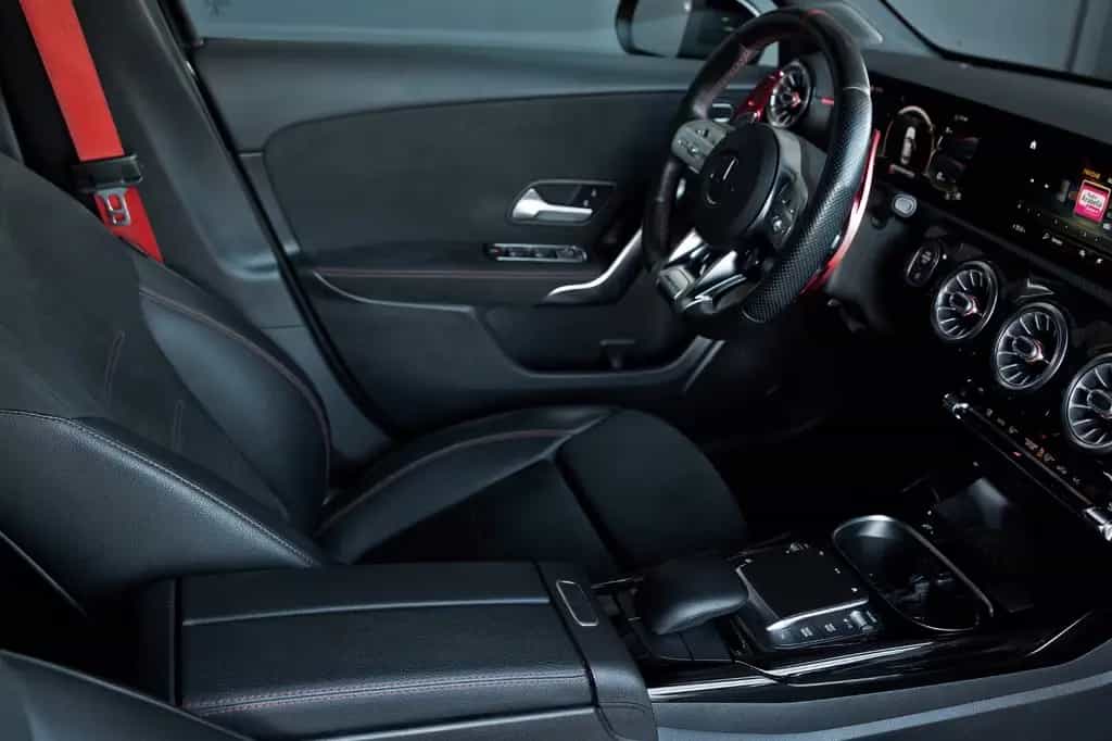 Mercedes-Benz A-Class 35 AMG 4M Limousine*Keyless*Spur*SHZ*19"AMG* 07/2020-photo-22