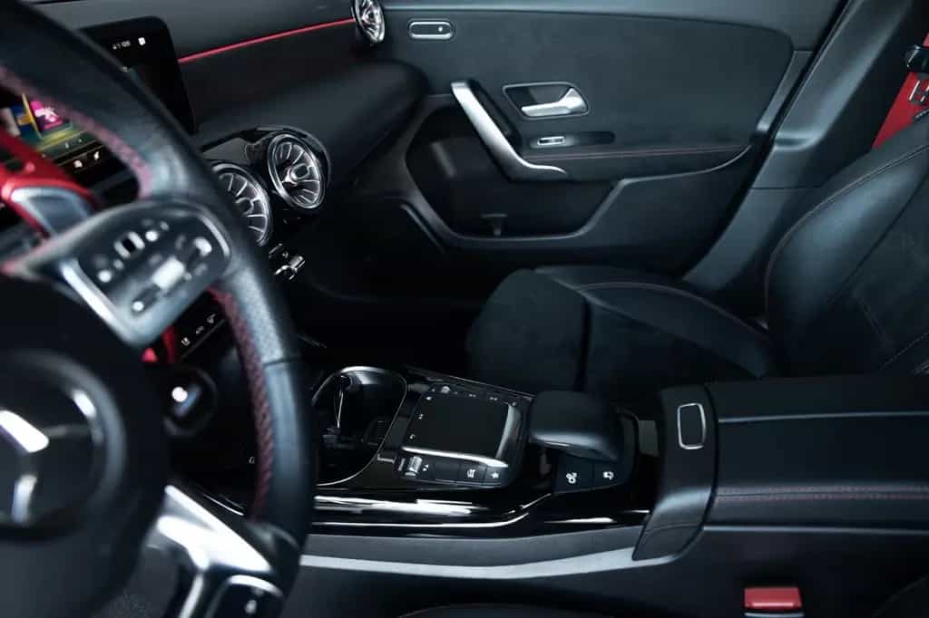 Mercedes-Benz A-Class 35 AMG 4M Limousine*Keyless*Spur*SHZ*19"AMG* 07/2020-photo-24