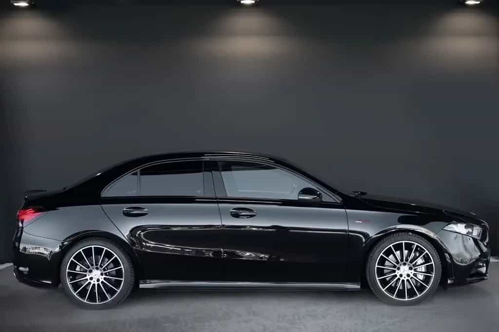 Mercedes-Benz A-Class 35 AMG 4M Limousine*Keyless*Spur*SHZ*19"AMG* 07/2020-photo-29