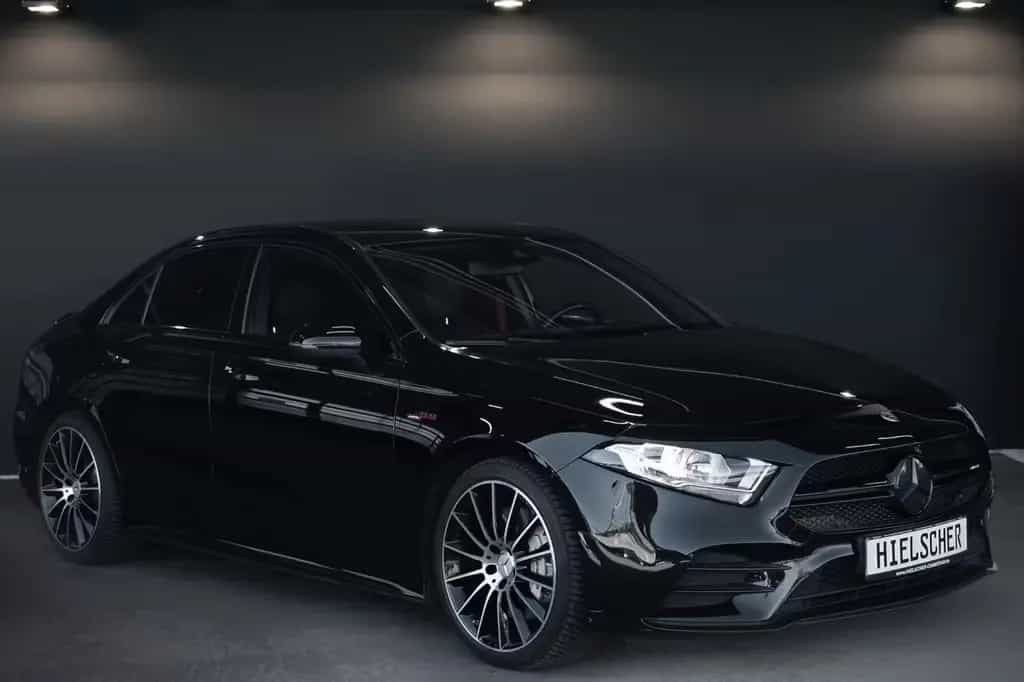 Mercedes-Benz A-Class 35 AMG 4M Limousine*Keyless*Spur*SHZ*19"AMG* 07/2020-photo-4