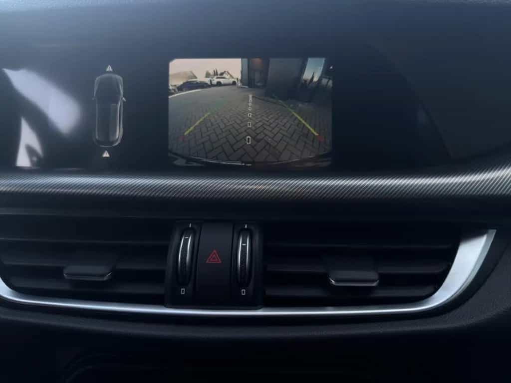 Alfa Romeo Stelvio Veloce PANORAMA+AHK+ACC+NAVI+CARPLAY+KAM 01/2024-photo-18
