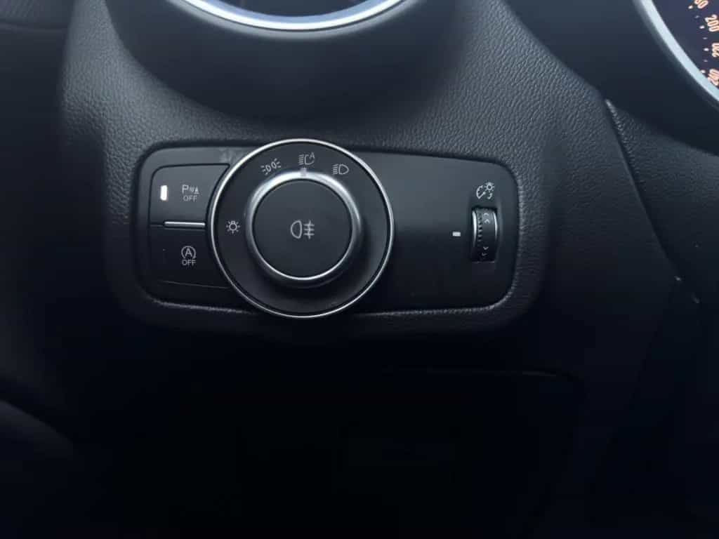 Alfa Romeo Stelvio Veloce PANORAMA+AHK+ACC+NAVI+CARPLAY+KAM 01/2024-photo-21