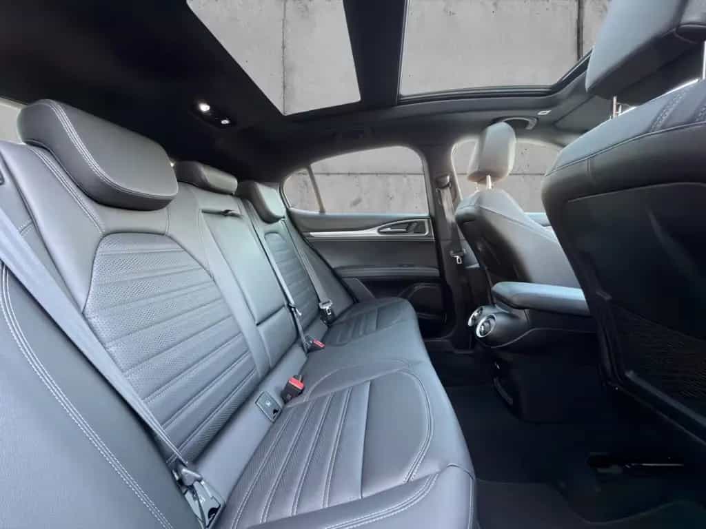 Alfa Romeo Stelvio Veloce PANORAMA+AHK+ACC+NAVI+CARPLAY+KAM 01/2024-photo-7
