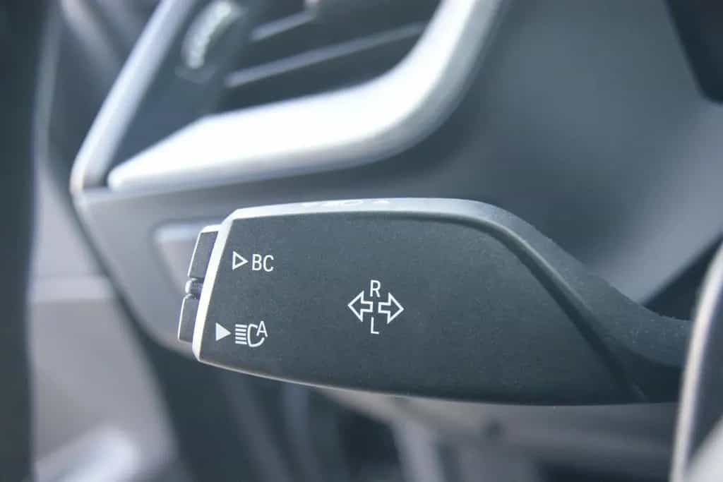 BMW 118 i LUXURY LINE*HEAD UP*LEDER*HIFI*LED* HiFi 09/2021-photo-17
