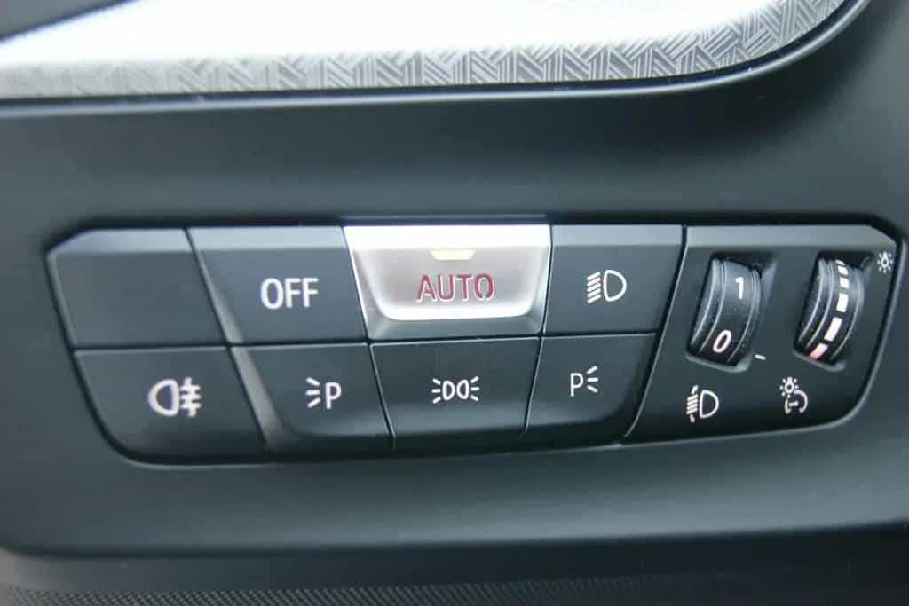 BMW 118 i LUXURY LINE*HEAD UP*LEDER*HIFI*LED* HiFi 09/2021-photo-18