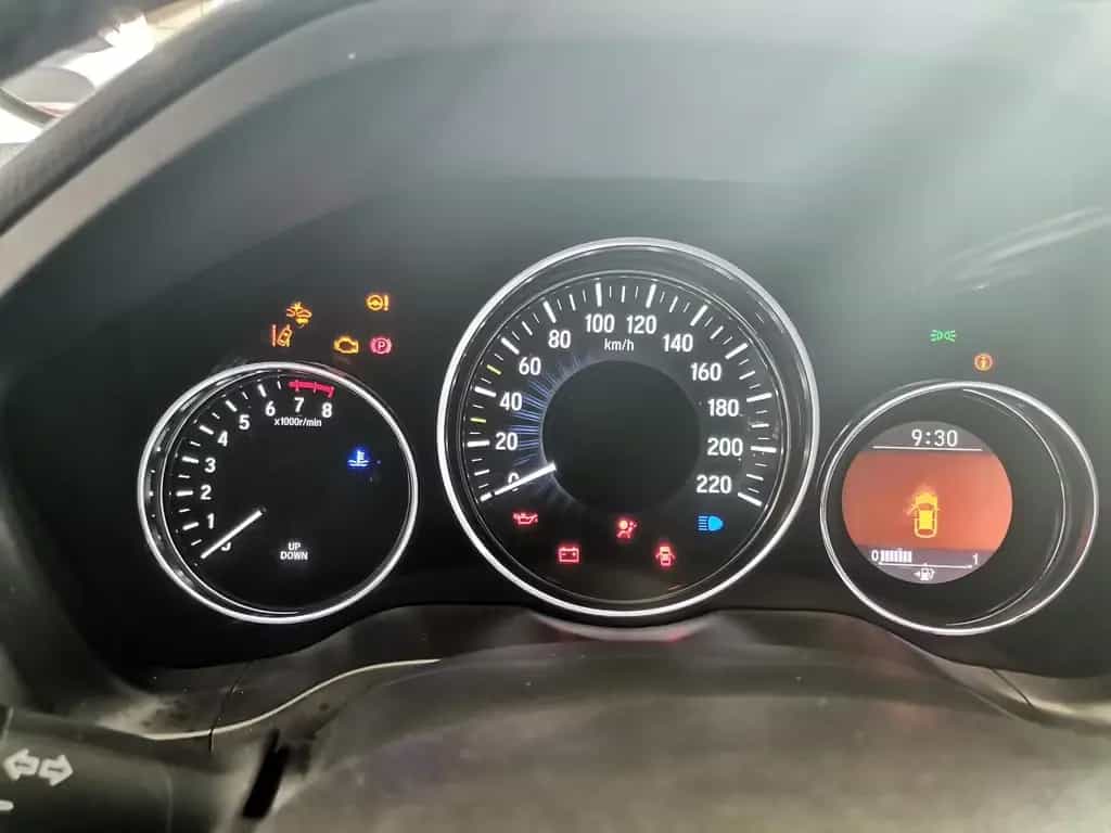 Honda HR-V 1.5 i-VTEC Elegance SHZ|Temp.|PDC|Klimaaut. 12/2015-photo-13