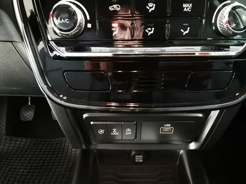Ssangyong Tivoli 1.5P Amber 163 6MT 4WD RFK|Klima 06/2025-photo-17