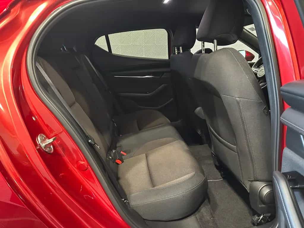 Mazda 3 Lim.*SELECTION*MATRIX-ACC-SPUR-TOT.W-R.KAM-HUD 08/2021-photo-12