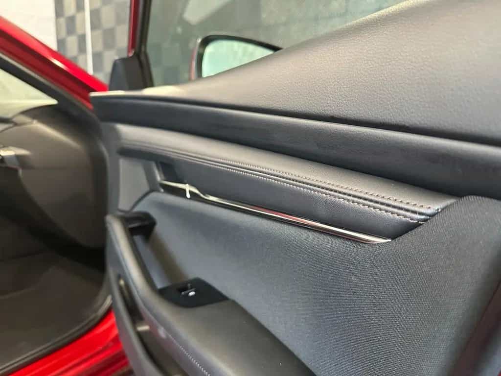 Mazda 3 Lim.*SELECTION*MATRIX-ACC-SPUR-TOT.W-R.KAM-HUD 08/2021-photo-15