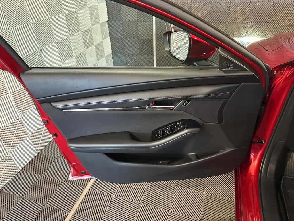 Mazda 3 Lim.*SELECTION*MATRIX-ACC-SPUR-TOT.W-R.KAM-HUD 08/2021-photo-17