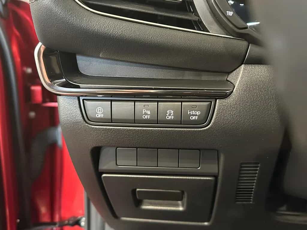 Mazda 3 Lim.*SELECTION*MATRIX-ACC-SPUR-TOT.W-R.KAM-HUD 08/2021-photo-25