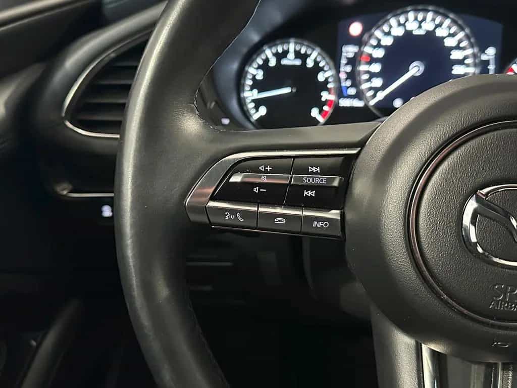 Mazda 3 Lim.*SELECTION*MATRIX-ACC-SPUR-TOT.W-R.KAM-HUD 08/2021-photo-26