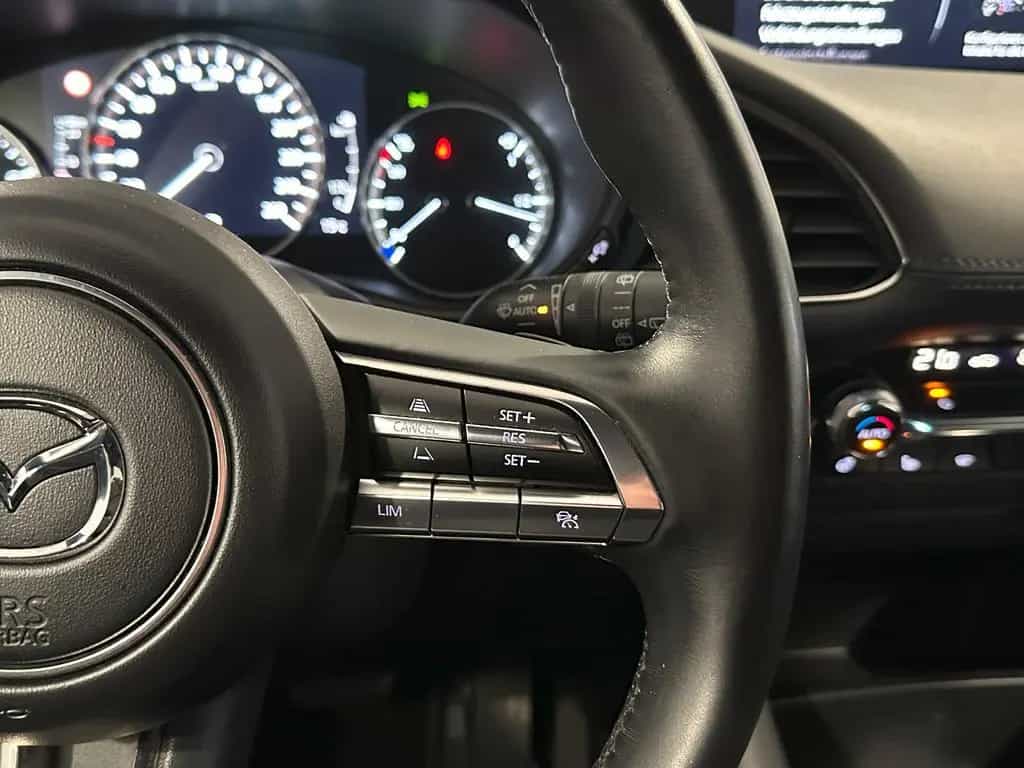 Mazda 3 Lim.*SELECTION*MATRIX-ACC-SPUR-TOT.W-R.KAM-HUD 08/2021-photo-28