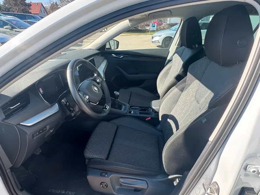 Skoda Octavia Combi 2.0l TDI 85 kW 115 PS 01/2023-photo-6