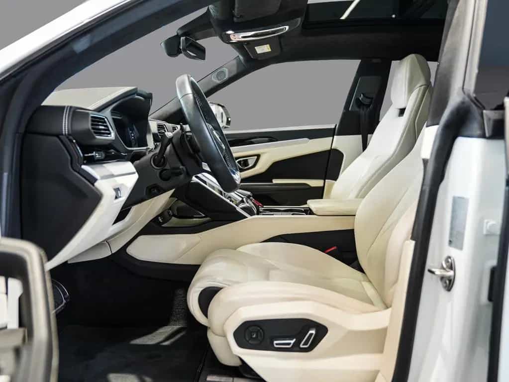 Lamborghini Urus | Panoramic Roof | B&O Sound System 10/2018-photo-21