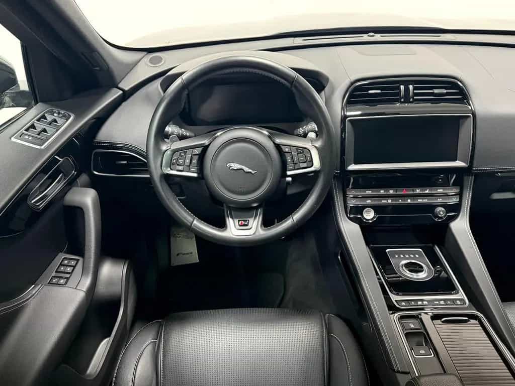 Jaguar F-Pace S AWD | BlackPack - 22" Helix - Panorama! 01/2017-photo-11