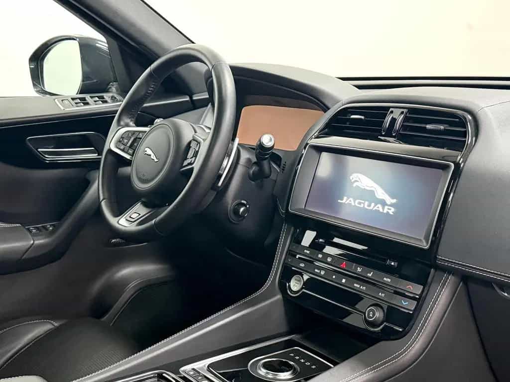 Jaguar F-Pace S AWD | BlackPack - 22" Helix - Panorama! 01/2017-photo-13