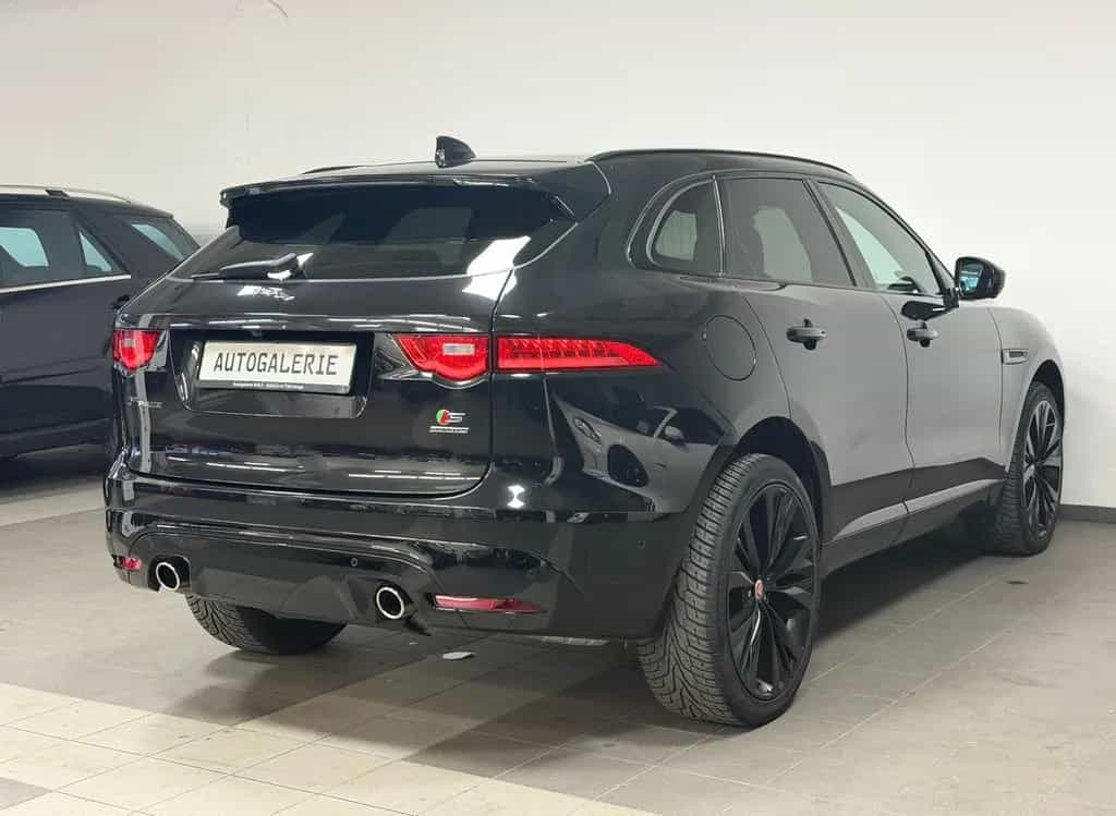 Jaguar F-Pace S AWD | BlackPack - 22" Helix - Panorama! 01/2017-photo-2