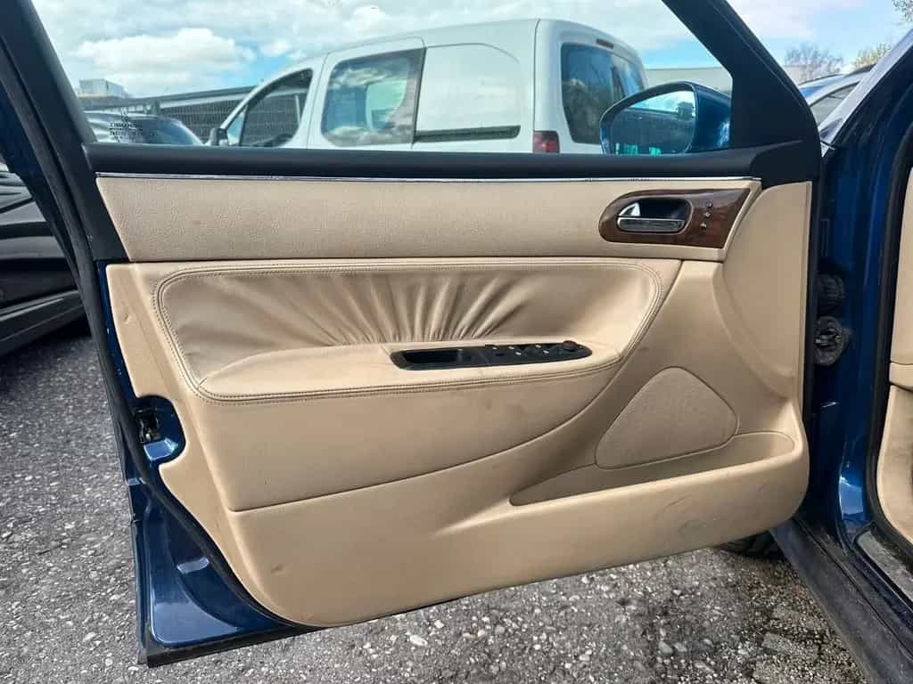 Peugeot 607 Référence Platinum 3.0 V6 210 Automatik 05/2001-photo-9