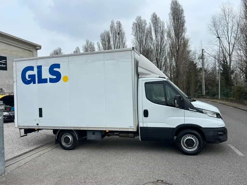 Iveco Daily 35S12 2.3 HPT PL Cabinato 01/2021-photo-3