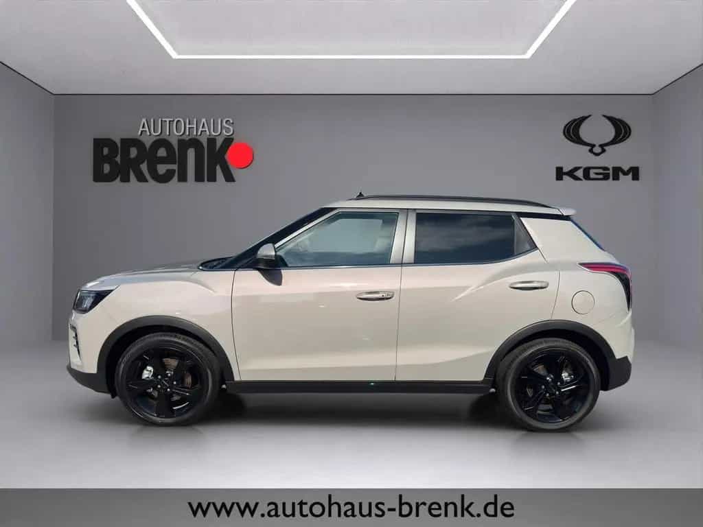 KGM Tivoli Nomad+ 1.5 2WD *LED/SHZ/RFK/App/PDC* null-photo-2